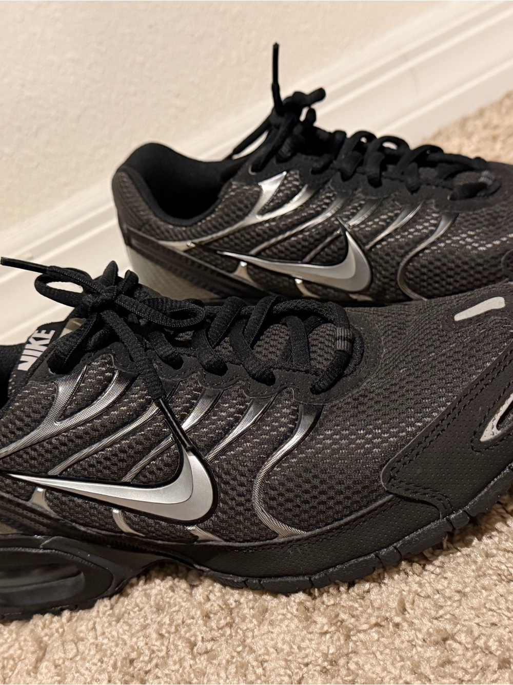 Nike Men's Torch 4 black and  Silver retro  Running Shoes